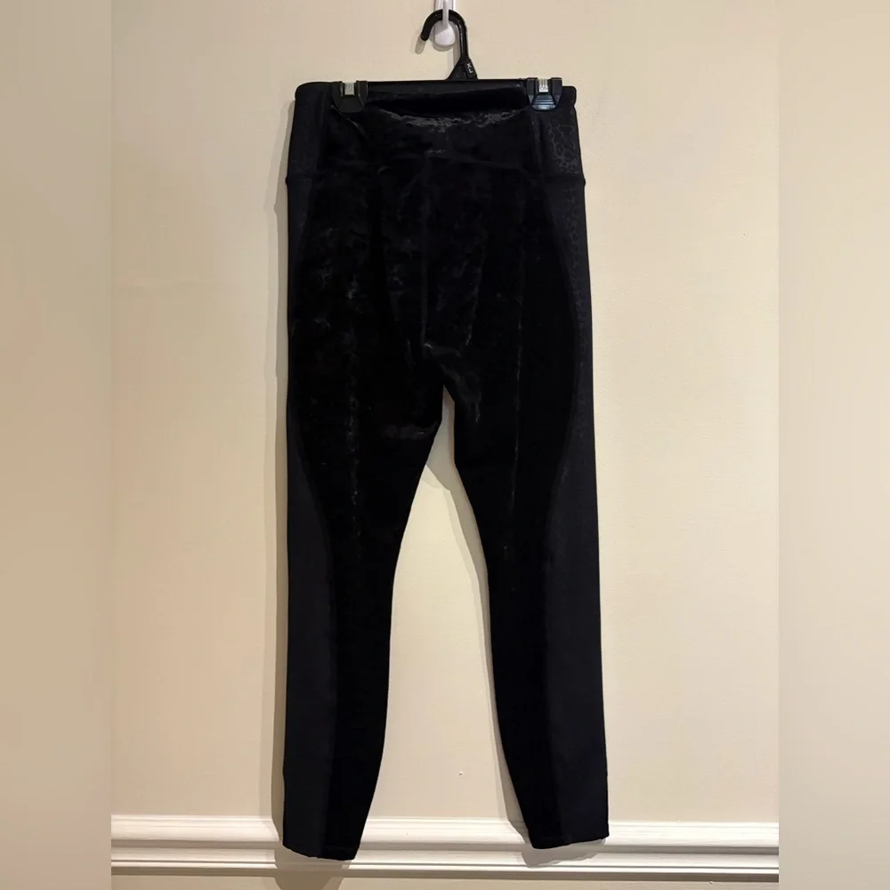 GOOD AMERICAN Crushing It Velvet Leopard Print Leggings Black Medium - Picture 5 of 7